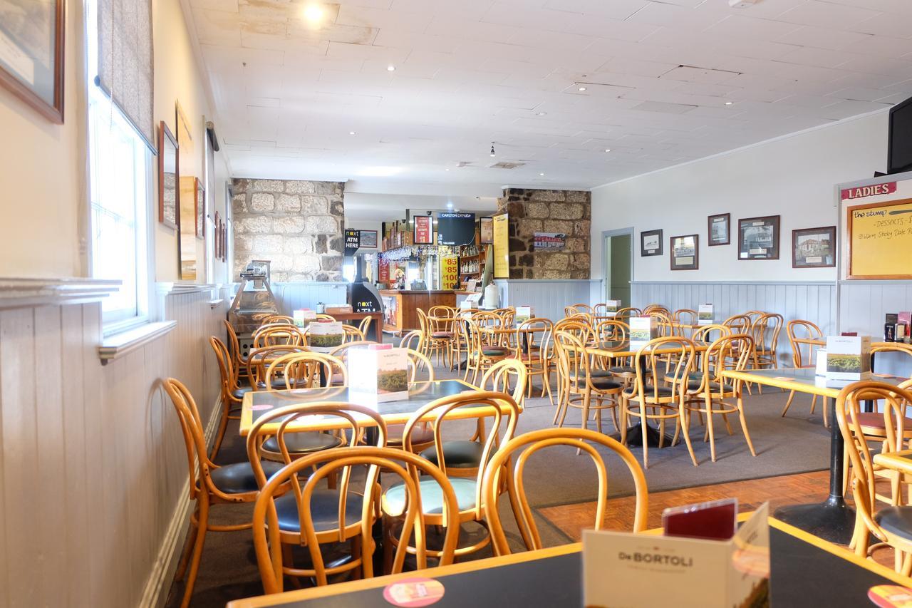 The Caledonian Inn Port Fairy Exteriör bild