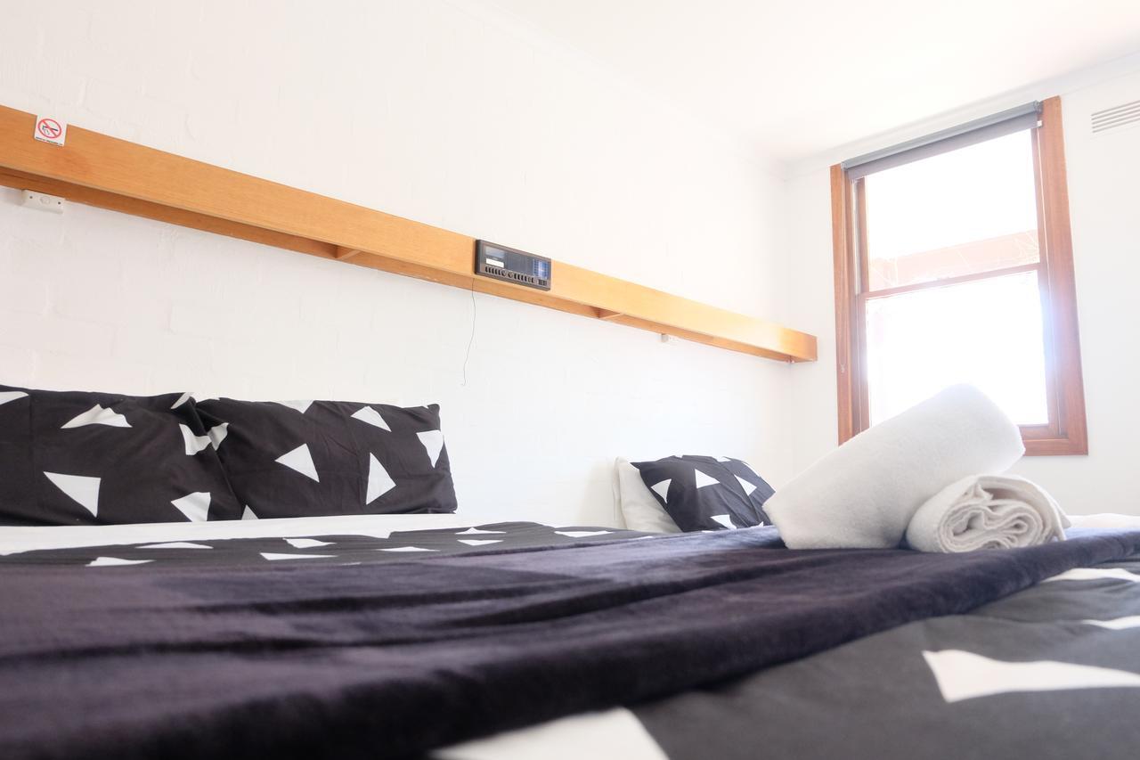 The Caledonian Inn Port Fairy Exteriör bild